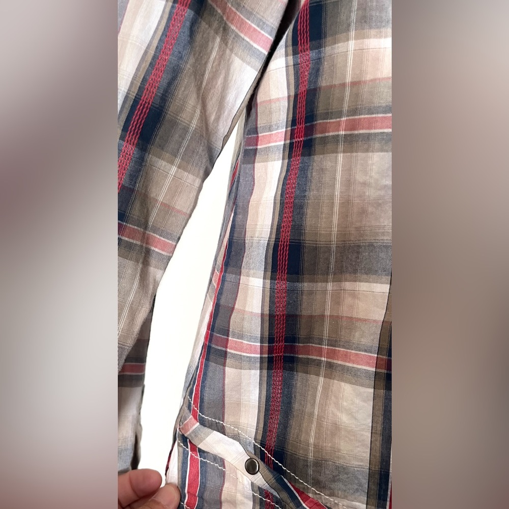 BKE Women’s Plaid Snap Button Down Western Shirt - Picture 6 of 8